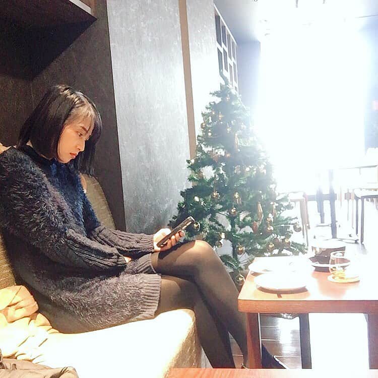 前田友香さんのインスタグラム写真 - (前田友香Instagram)「﻿ メリークリスマス🎄🎁﻿ ﻿ ﻿ ってもう終わる‼︎けど🎅✨✨✨﻿ ﻿ ﻿ ﻿真剣な眼差し👀 ﻿ #クリスマス﻿ #メリークリスマス﻿ #Christmas﻿ #cafe」12月25日 23時05分 - yukamaeda.maeyuka