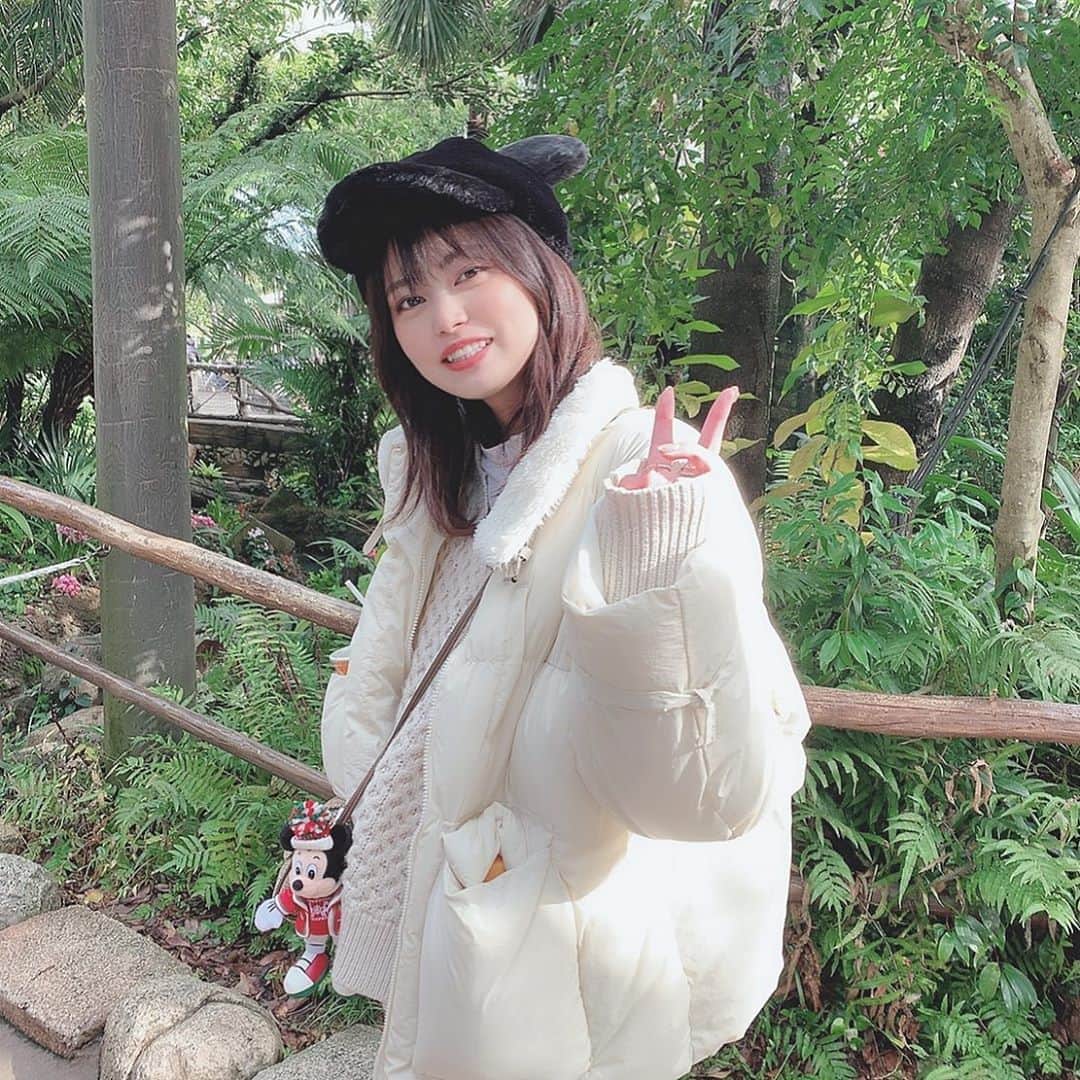 前田亜美のインスタグラム：「. . . メリークリスマス🎄. . . #クリスマス #🎄 #クリスマスディズニー #ディズニー」