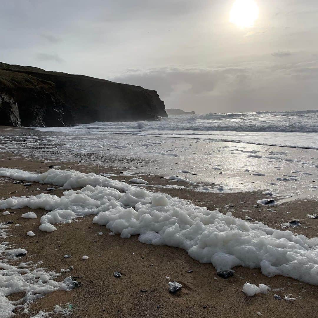 フィンクさんのインスタグラム写真 - (フィンクInstagram)「Happy windswept Xmas to everyone out there - even some Cornish snow ;)」12月25日 23時24分 - finkmusic