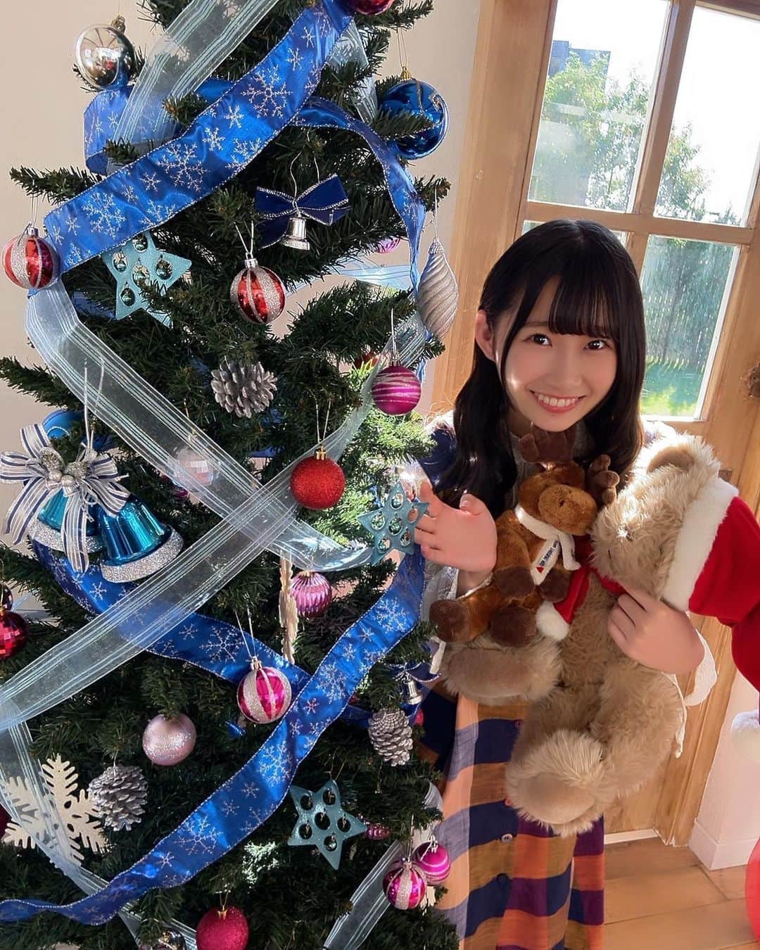 松本愛花のインスタグラム：「🎅🏻 🎄 MerryX'mas 🎄 夜空にMerryXmasのオフショット♪ #スパガ #松本愛花 #クリスマス #クリスマスパーティー  #クリスマスツリー #クリスマスプレゼント  #クリスマスケーキ」