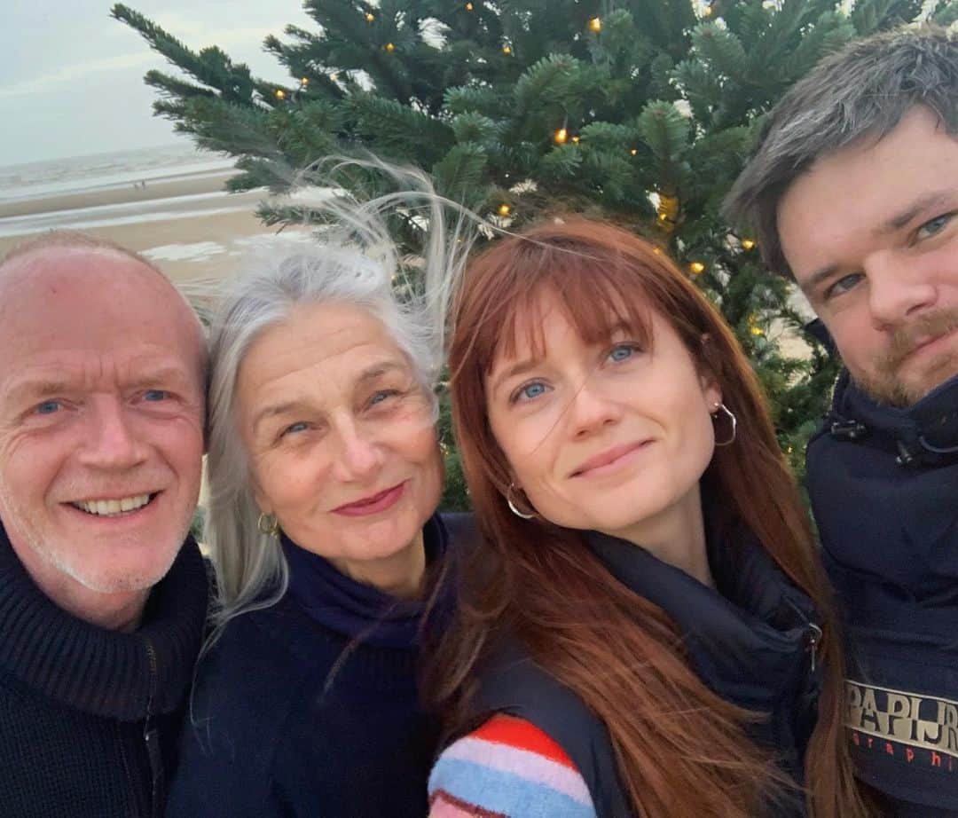 のインスタグラム：「♥️merry christmas from us♥️」
