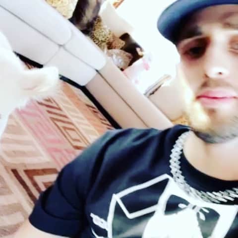 アドナン・ヤヌザイのインスタグラム：「😍🔥」