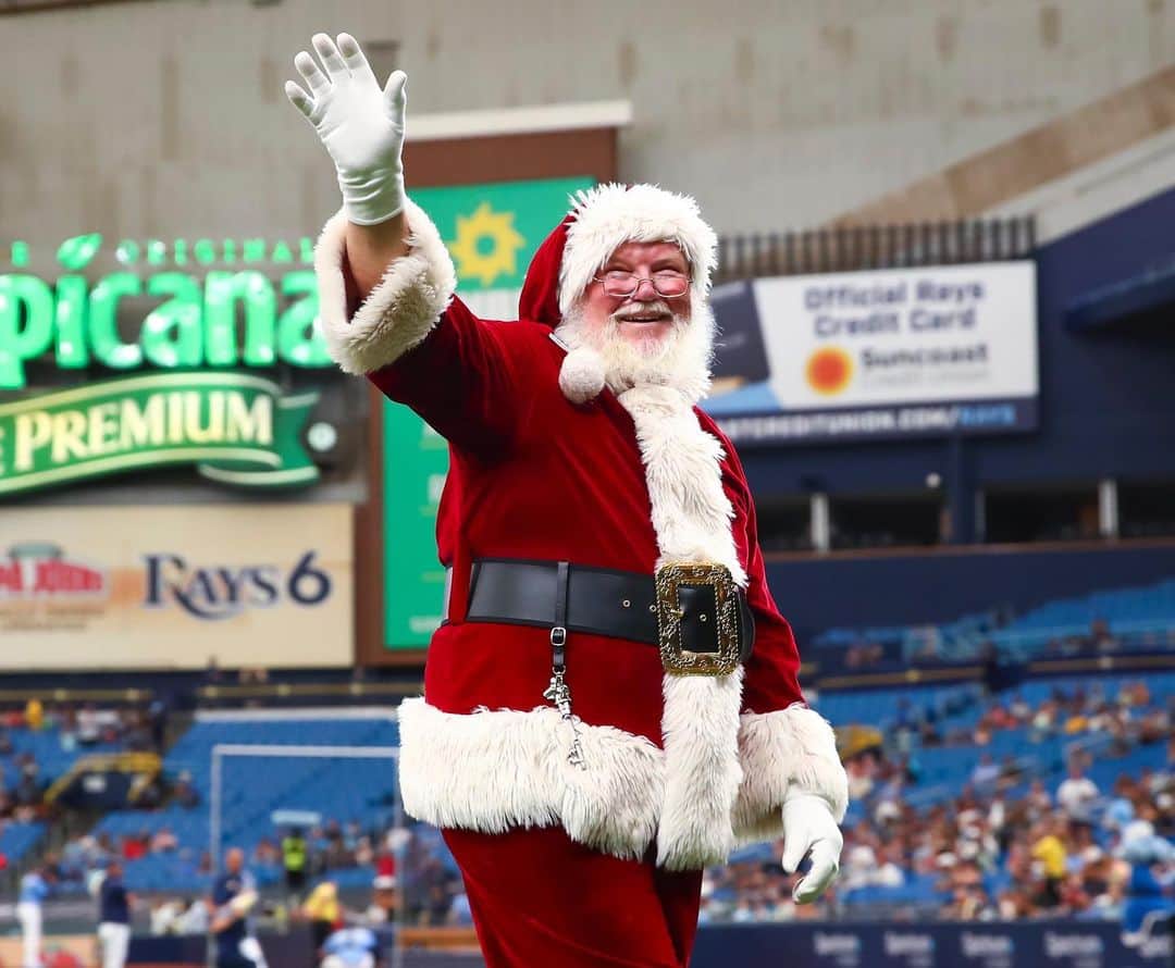 タンパベイ・レイズさんのインスタグラム写真 - (タンパベイ・レイズInstagram)「Hope Santa brought y’all the same kind of heat. 🎅」12月25日 23時40分 - raysbaseball