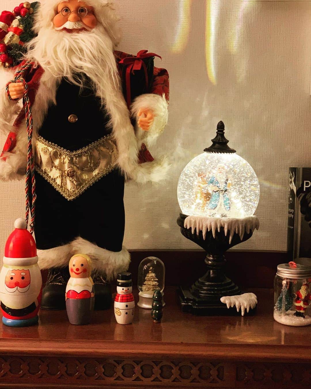 奥菜恵さんのインスタグラム写真 - (奥菜恵Instagram)「昨日は夫の実家へ、今日はうちの母も一緒に。  #メリークリスマス #家族 #スノードーム #プレゼント #お義母さん #ありがとう」12月25日 23時43分 - megumi_okina