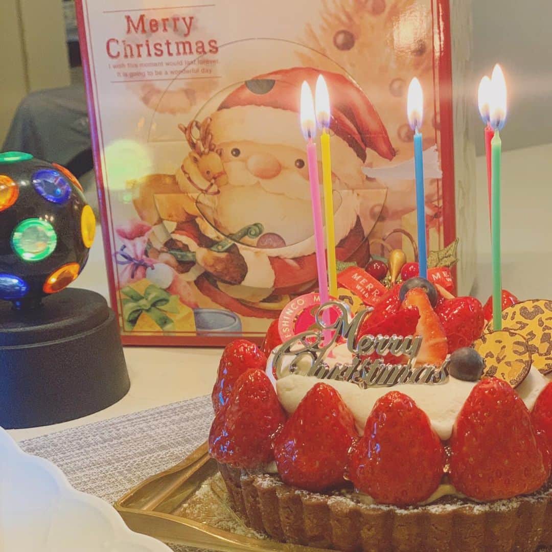菅原秀のインスタグラム：「皆さんメリークリスマス🎅🏻❗️ 今年もクリスマスは、 家族でゆっくり過ごしました！ そして、いつもお世話になっている 三京商会さんで家族と自分に クリスマスプレゼントを買いました 素敵なものばかりでオススメです☺️ ☆  #merrychristmas #三京商会」