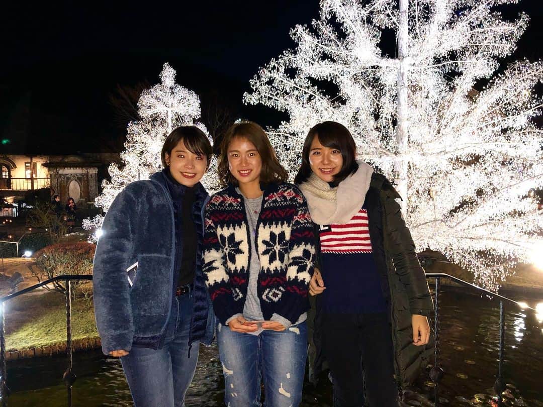 藤巻紗月のインスタグラム：「🎄🎅🎄 めりーくりすます！！ #女子旅#3人でいるとハッピーが止まらない#箱根 #champion#championjp#cpfu」