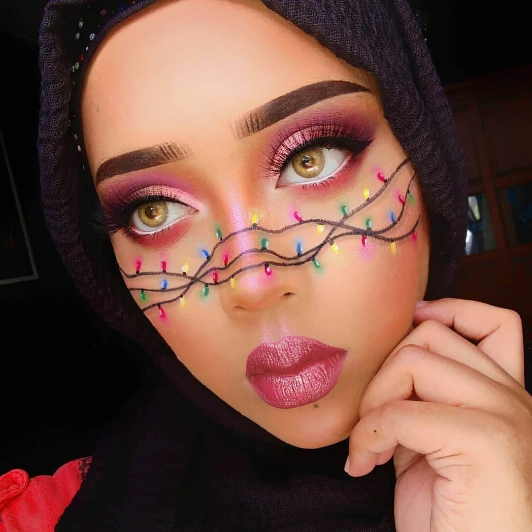 queenoflunaのインスタグラム：「Reposting my festive and holiday looks I did years ago. 🎄🎀❄️⛄ Happy Holidays and a Merry Christmas to those celebrating. Have fun and be safe. 💖」