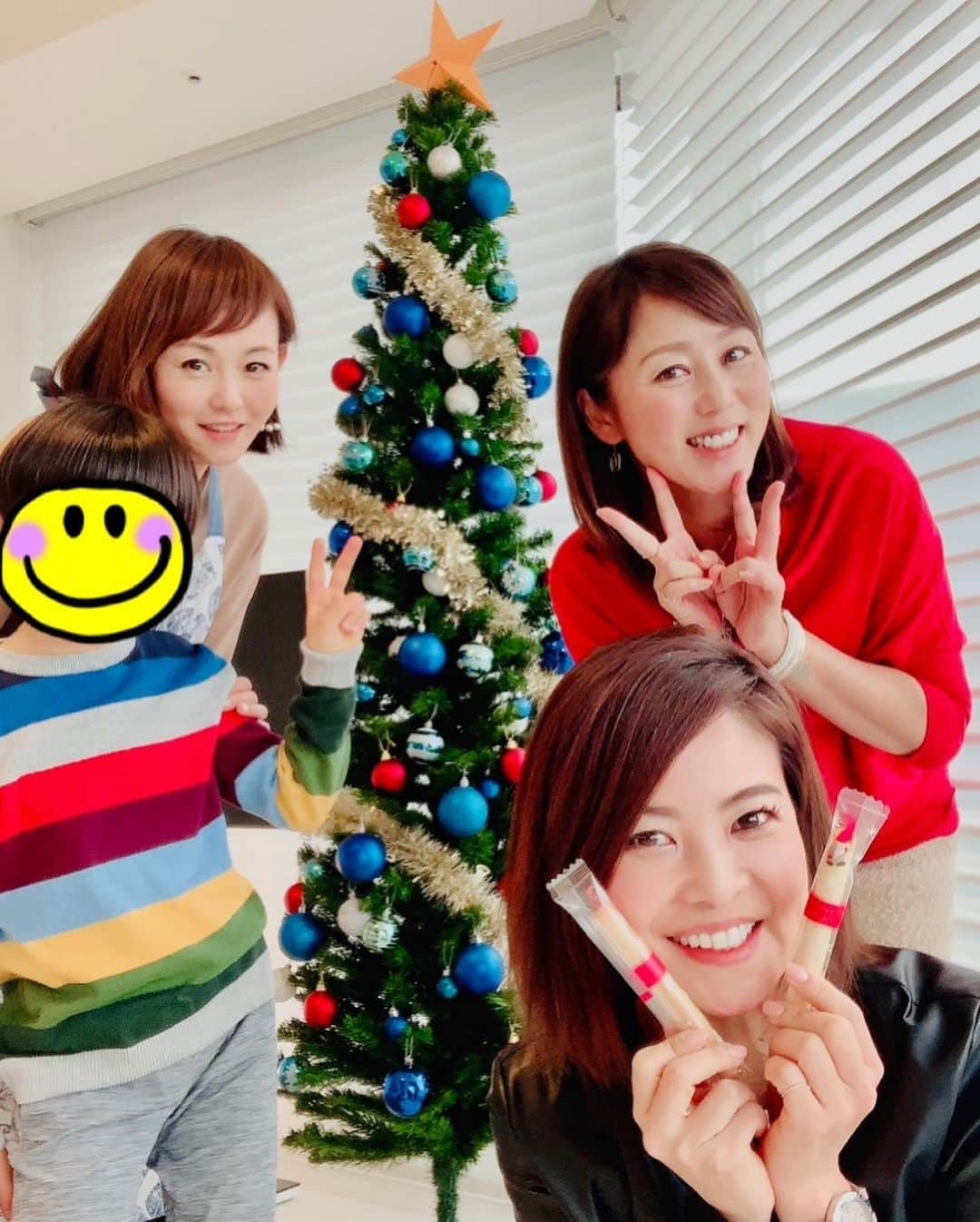 吉田玲奈さんのインスタグラム写真 - (吉田玲奈Instagram)「クリスマスイヴは静佳ちゃん家へ🎄お誕生日もお祝いしてもらいました✨🎂🥂🍾ありがとう😘✨ #クリスマスイヴ #楽しい時間 #バターチキンカレー#手作りケーキ は#親子クッキング #真剣勝負 #ブロックス #イケメン王子さま  #大きくなった #いつまで遊んでくれるかな #中島静佳 ちゃん #山本潤 ちゃん  ひとときのイヴ🎂ランチ🍴 すっごく美味しかった〜🍛 静佳ちゃんありがとう♥️」12月25日 15時44分 - reina.yoshida.ciel.1218