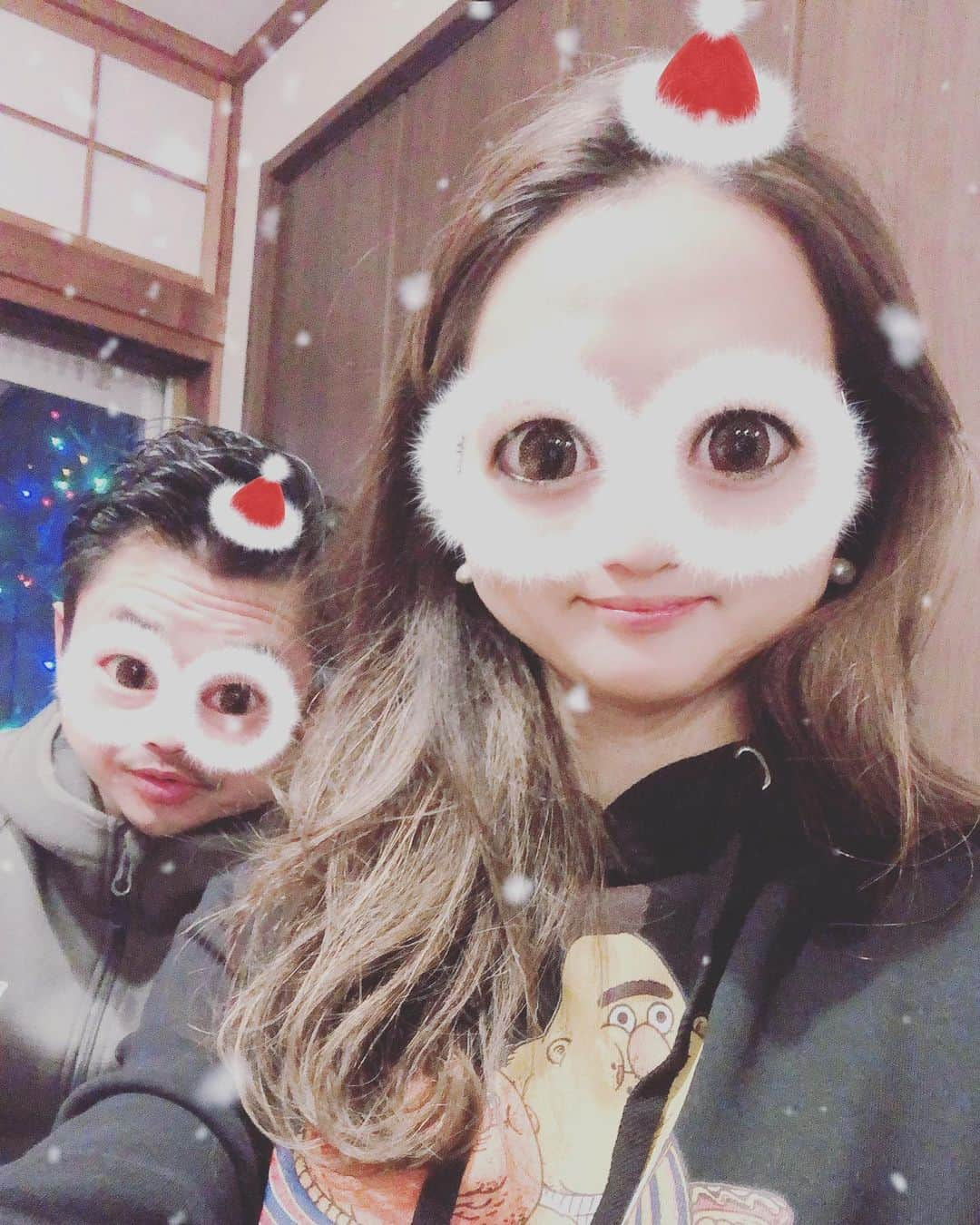 木村真野さんのインスタグラム写真 - (木村真野Instagram)「大切な大切な梅吉が15歳になりました🥺🥺✨ さくらも空からお祝いしてくれてるね✨一緒にいられる時間は限られてるからたくさんたくさん遊んで食べて寝て散歩いって元気に健康でいてね。 わたしの愛する息子です㊗️✨🥺🥰❤️ #mylove #umekichi #toypoodle」12月25日 15時39分 - mayakimura5