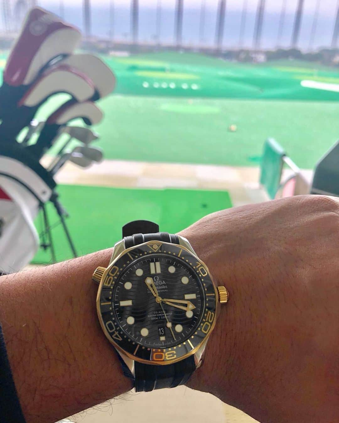 のインスタグラム：「@OMEGA ＃OMEGAmychoice　オフのスケジュールの合間に練習にきました。腕元には気合が入る＠OMEGAのシーマスター ダイバー300M。しっかり調整します！ #OMEGAmychoice　Its off-season, came to practice with my @OMEGA Seamaster Diver 300M that makes me strongly motivated and get ready for the next year!」