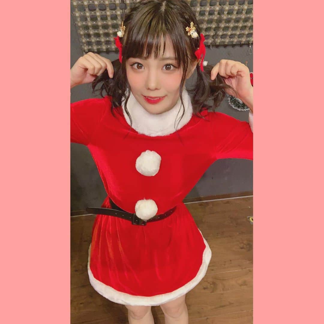 川村虹花さんのインスタグラム写真 - (川村虹花Instagram)「メリークリスマス🎄🎄❤️ 今年はサンタさんなれましたー！ #サンタコス  #クリスマス #アリスマス」12月25日 16時04分 - nanaka_kawamura