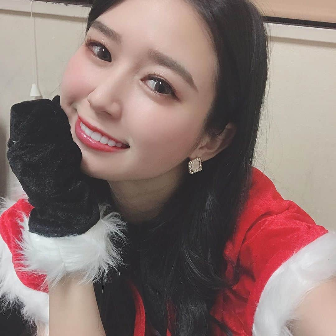 荒井つかささんのインスタグラム写真 - (荒井つかさInstagram)「🎄⛄Merry X'mas🎅💫⛄🎄 昨日の西口プロレスではサンタさん着ました！ 今日の20:00~はマシェバラにて 【西口向上放送部】です！ みーてーねー🙆🏻‍♀️💓 . . . #荒井つかさ #クリスマス #サンタコス #サンタさん #コスプレ #Xmas #1224 #instadaily」12月25日 16時35分 - 22tuttu_