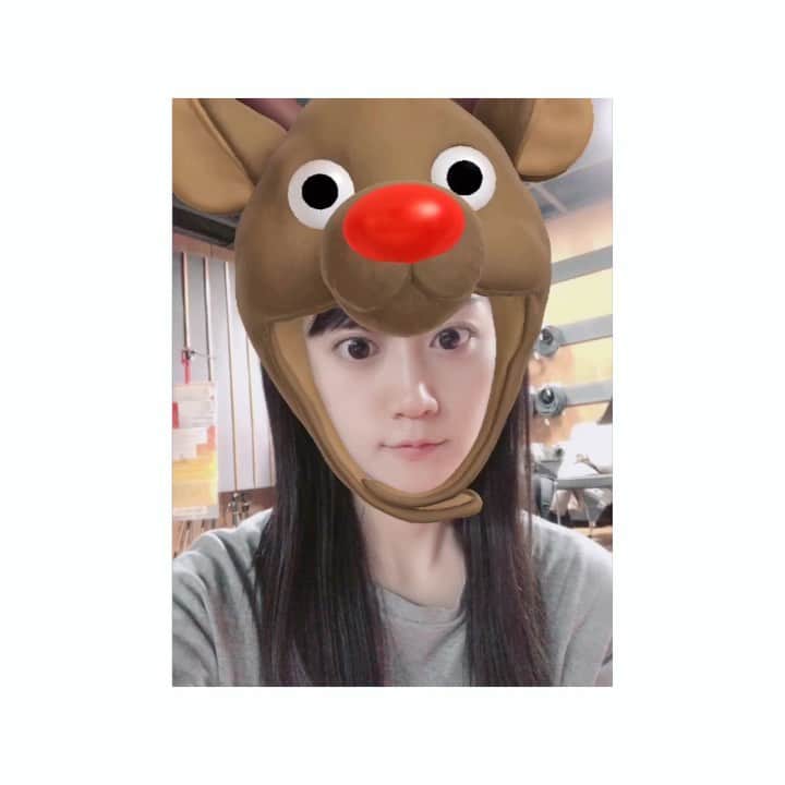のインスタグラム：「リハの休憩中にお遊び😮🎄❣️ #トナカイ #christmas #reindeer  #🎁」