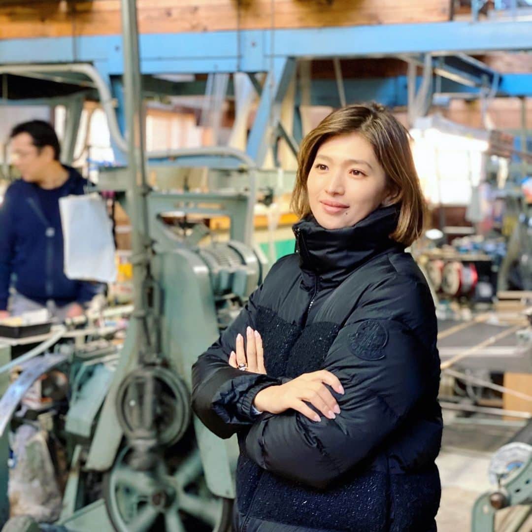 廣瀬規子のインスタグラム：「桐生へ。 @hamon_clothes ・ 布が出来上がっていく所を見ながら、 この感じがいい、あの感じがいい、、 なんてのを話し合いながら、、、。 ・ 何かを形にしていく事は、とても大変だけれど、楽しい。 ・ 逃げずに。まっすぐ前を向いて。 経験こそ宝物。 ・ #みんながそれぞれの力を存分に発揮できるように #私も私が出来ることをただ淡々と #自分自身の中で熱い想いを持って #やっていくだけのこと #でも改めて #このチームでよかったと思っている #やっぱり人は大切だから」