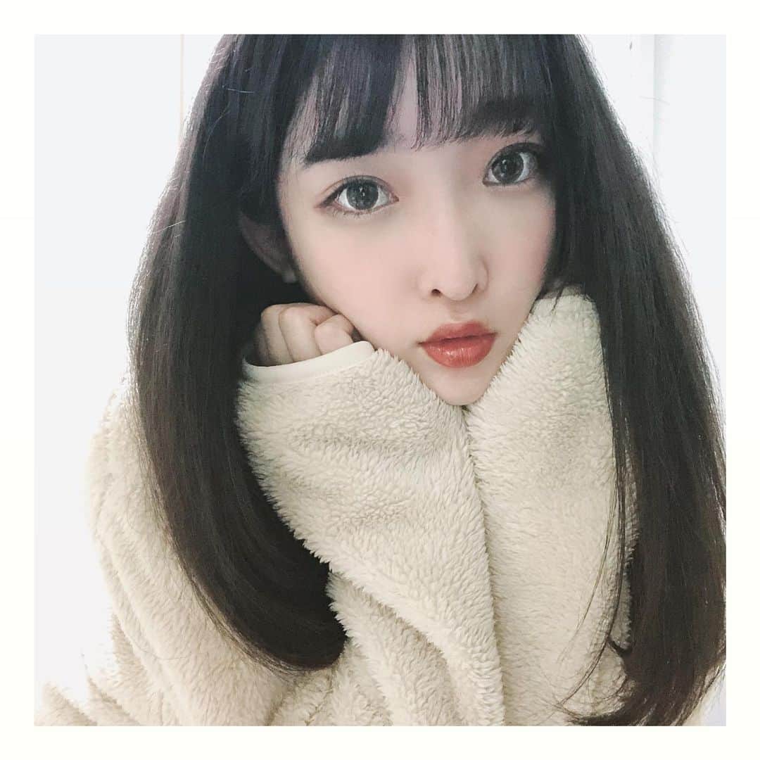 みなみのインスタグラム：「久しぶりにまーしーさんに会えた！！ めちゃくちゃ綺麗な色🥺🥺 ありがとうございましたー！！ #アッシュブラック」