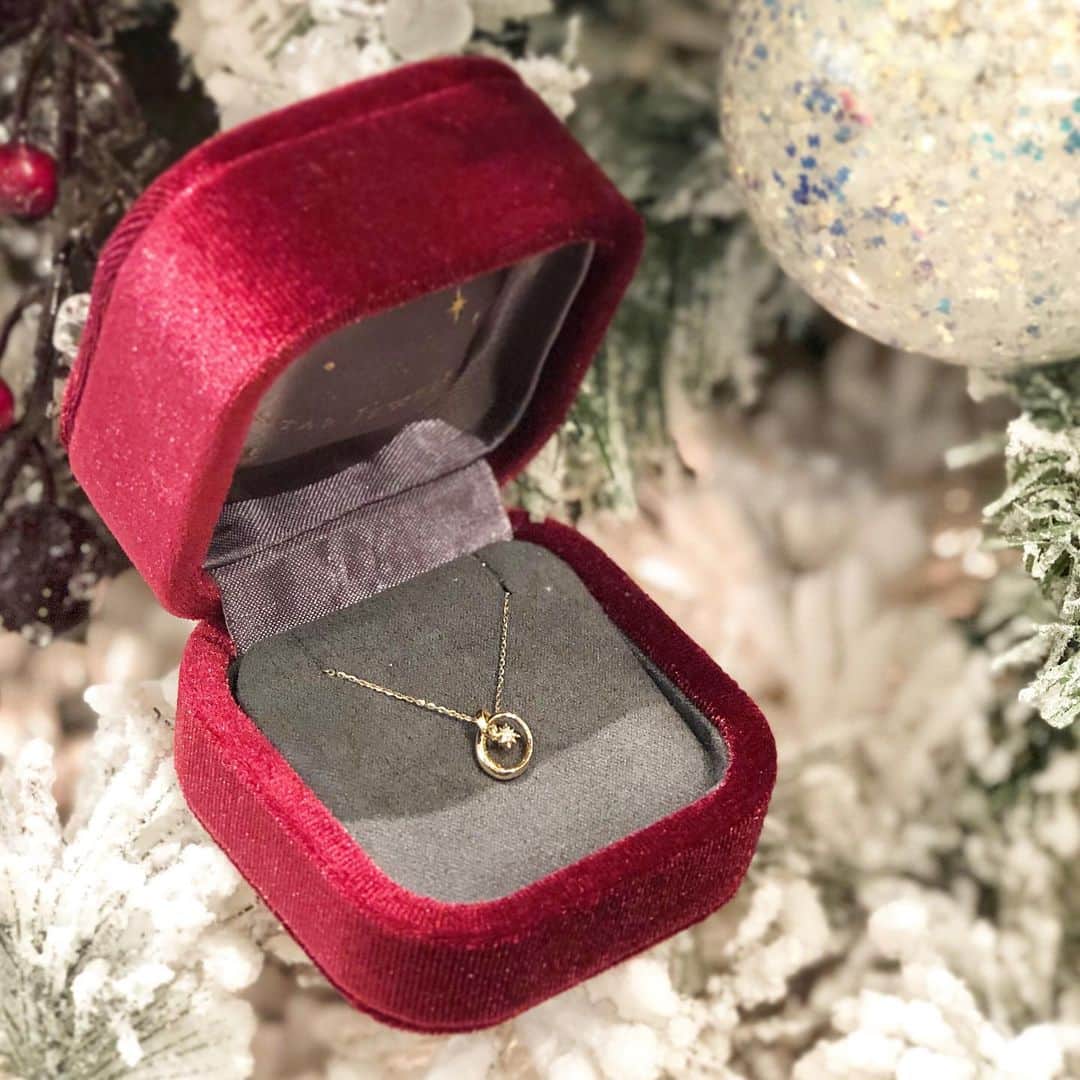 starjewelry_pressさんのインスタグラム写真 - (starjewelry_pressInstagram)「It's a Cosmic Holiday！ 素敵なクリスマスをお過ごしください。  #starjewelry #スタージュエリー #xmas #christmas #xmaseve  #holiday #present #necklace #ネックレス #diamondplanet #gold #diamond #ダイヤモンド #gift #jewelry #winter」12月25日 17時05分 - starjewelry_press