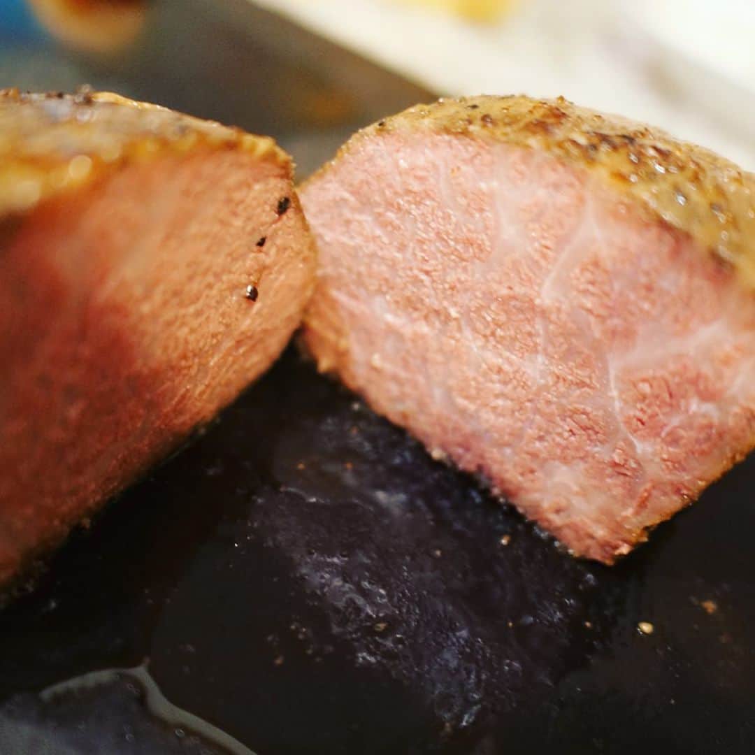 木村良平さんのインスタグラム写真 - (木村良平Instagram)「好きなカレー屋に間に合わなかったので、いったん帰ってホットサンド！ちなみに使ったのはゆうべの残りの、48時間調理肉です。そちらのやばい写真も見て（笑） #foodporn」12月25日 17時07分 - ryouhey_drunk