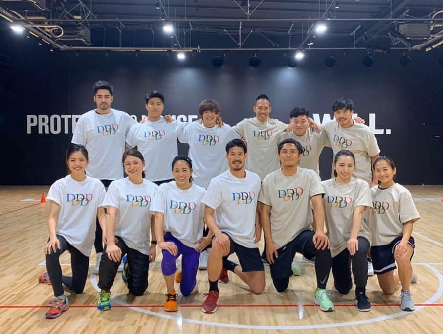 坪井保菜美さんのインスタグラム写真 - (坪井保菜美Instagram)「⛹🏻‍♂️Dリンピック🤸🏻‍♀️ 浦和レッズ所属⚽️鈴木大輔さん主催のアスリート運動会に参加しました。 ・ ⚽️大輔＆大亮⚽️ という事でDリンピック👏🏻 ・ 各競技アスリート達が、 鈴木大輔チーム・那須大亮チーム に分かれて5種目対決🔥 ・ みんなの身体能力の高さと、気合度。 盛り上がるし集中力凄いし。切り替えすごい。笑 ・ 楽しい企画に参加させて頂いて ありがとうございました✨ ・ またやりたい🤩 ・ #アスリート #運動会 #スポーツ #サッカー #野球  #バスケットボール #柔道 #フィギュアスケート  #水泳 #競泳 #クリケット #器械体操 #アメフト  #バレーボール #新体操」12月25日 17時08分 - honamitsuboi