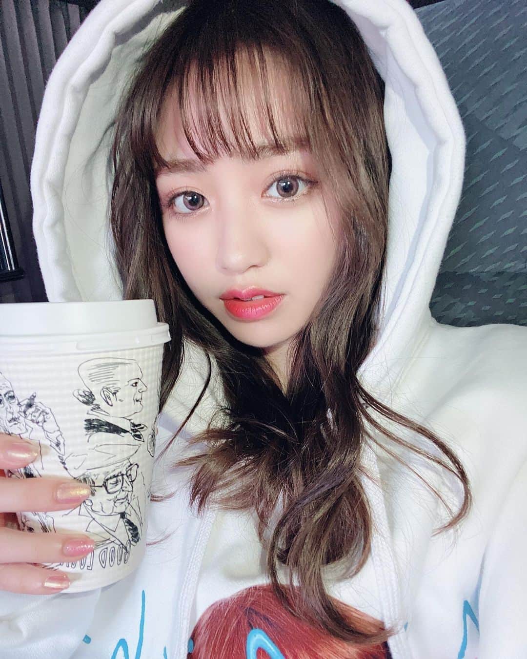 香音さんのインスタグラム写真 - (香音Instagram)「メリクリです。 クリスマスっぽい写真がなかったから⛄️ フード被りな写真ぽん ...