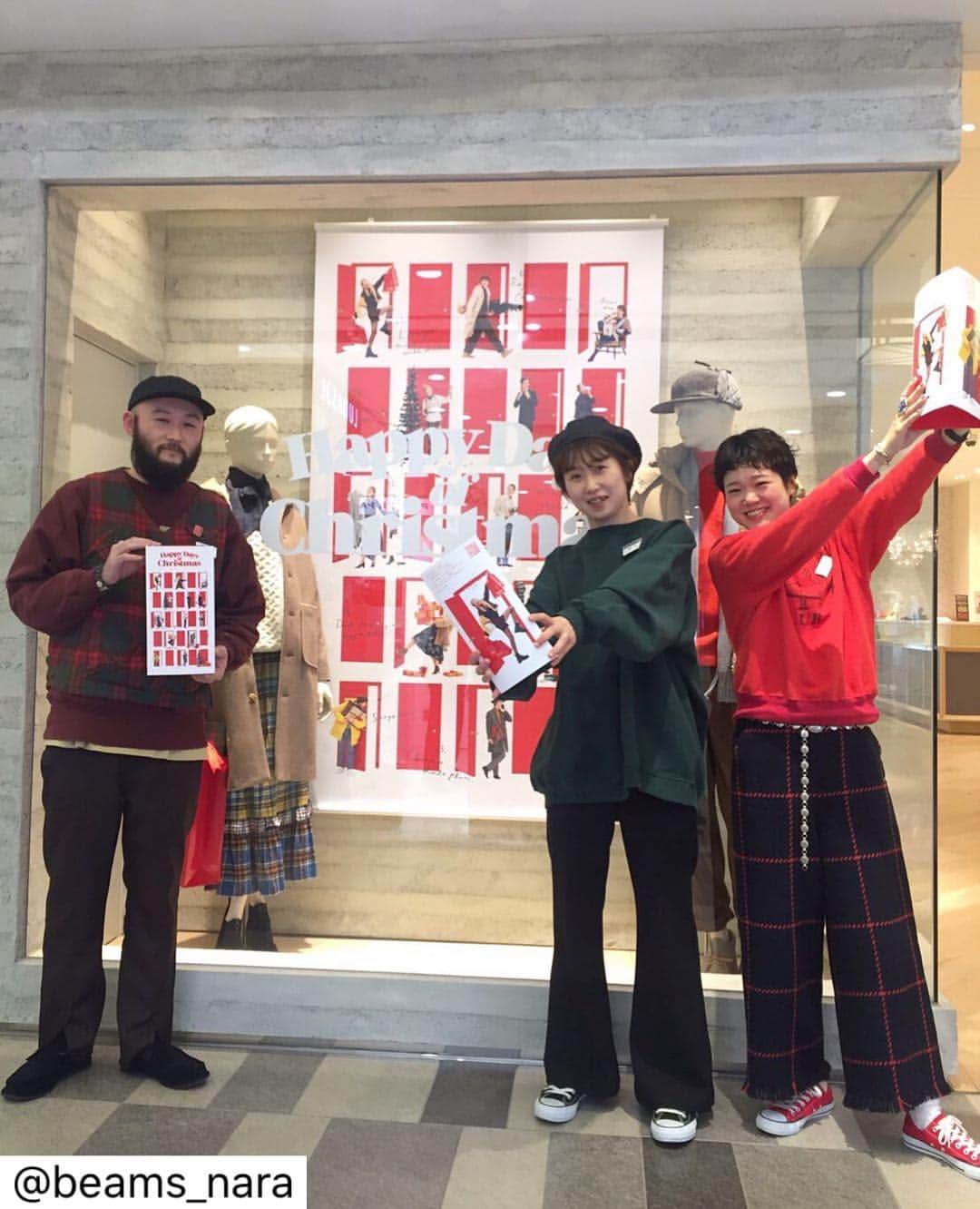 のインスタグラム：「BEAMS（1F）ならファミリー店 . Happy Merry Christmas🎄 . BEAMS奈良店 クリスマスドレスコードは 《レッドとグリーン》です‼️🎅🎄 #beams#ビームス #beamsplus#ビームスプラス #raybeams#レイビームス #beamsboy#ビームスボーイ #beamst#ビームスティー #beams_nara#ビームス奈良 #大和西大寺#ならファミリー #ならファグラム #日本#japan#奈良#nara #奈良公園#鹿#大仏 #mensfashion #メンズファッション #newarrivals#19fw#19aw 只今、BEAMSオンラインサイトより店舗にて試着予約を承れます。 サイズに不安のあるお客様は是非ご活用ください。」