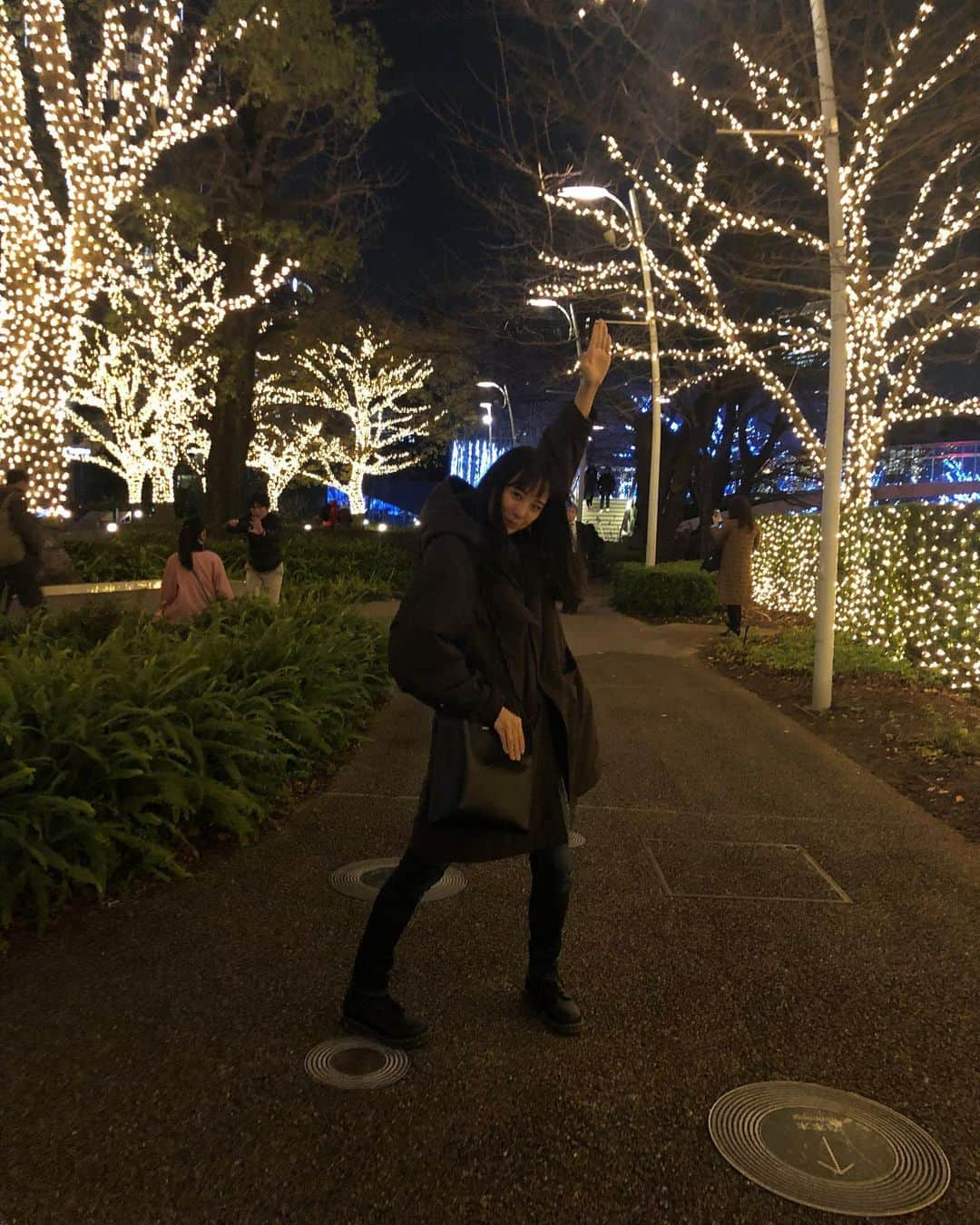 大友花恋さんのインスタグラム写真 - (大友花恋Instagram)「メリークリスマス！ すっかり浮かれ太郎なのは私です🙋🏻‍♀️ #今夜はくらかれ #今年最後のくらかれです #ギリギリラインスペシャル！」12月25日 17時28分 - karen_otomo