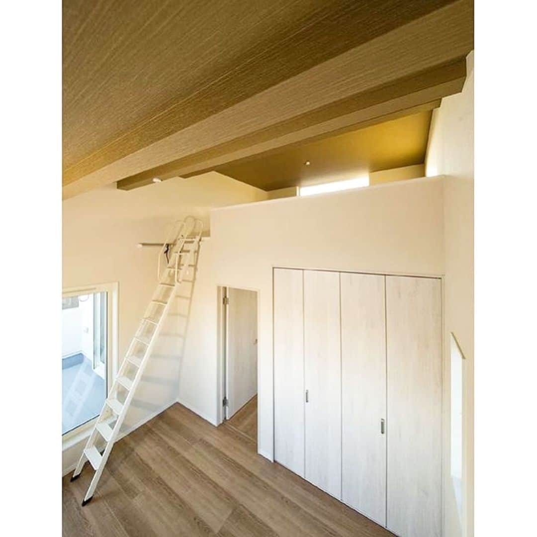 株式会社 元氣建設のインスタグラム：「#マイホーム #一戸建て#和室 #インテリア #ダイニング #キッチン #家づくり#モデルハウス #元氣建設 #元気建設 #リフォーム #リノベーション #ショールーム #住宅 #新築 #ダイニングリビング #自由設計 #注文住宅 #大阪 #myhome #interior #showhome #instahome #羽曳野市」