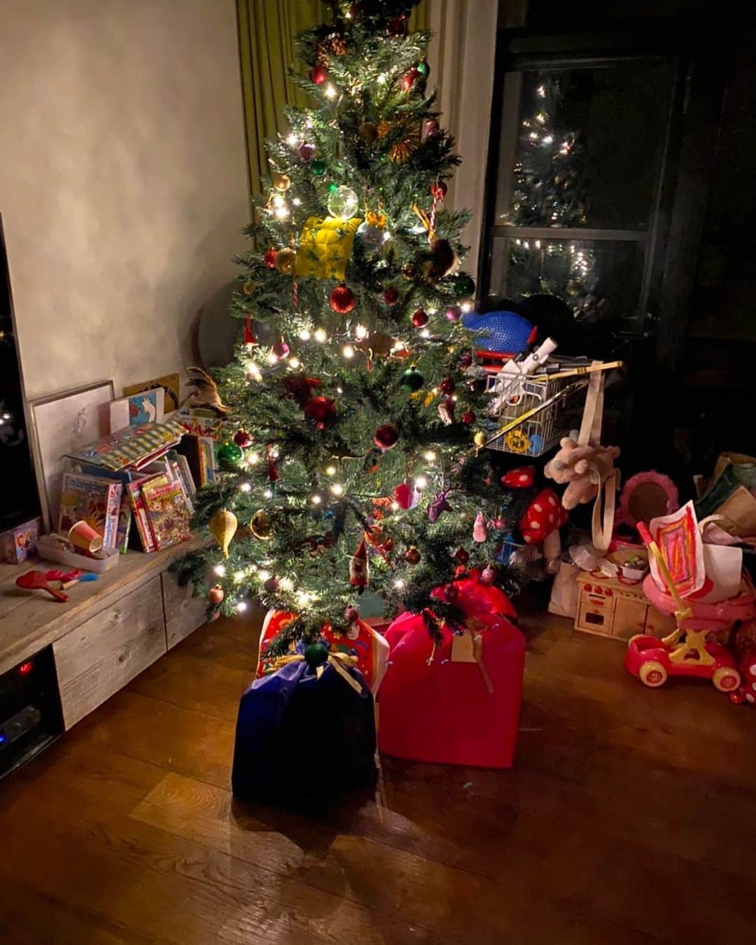 藤本美貴さんのインスタグラム写真 - (藤本美貴Instagram)「happy Merry Xmas♡  #クリスマス #クリスマスプレゼント」12月25日 17時33分 - mikittyfujimoto