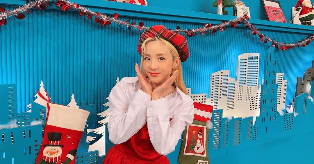 ダラ さんのインスタグラム写真 - (ダラ Instagram)「Merry christmas!!! 🥳🎅🏻🎄🦌」12月25日 18時05分 - daraxxi