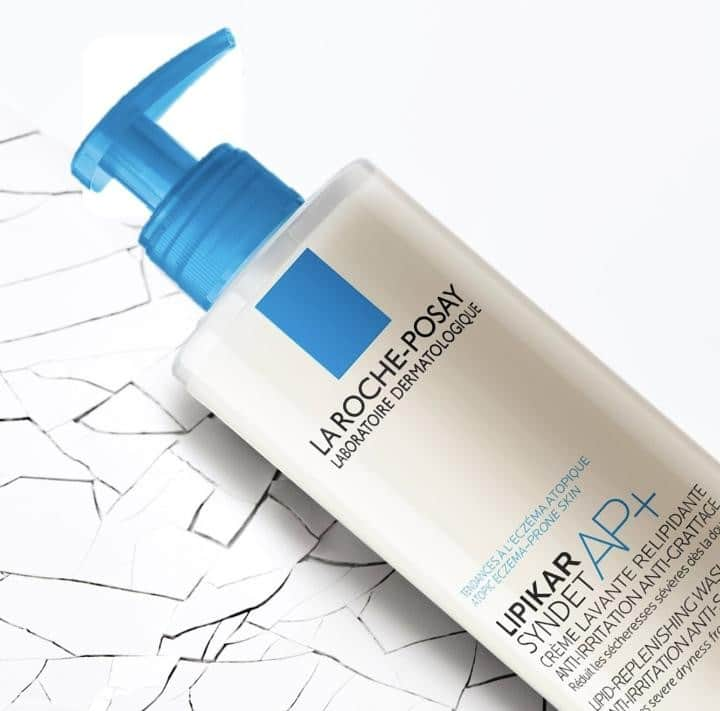 LA ROCHE-POSAY JAPAN ラロッシュポゼさんのインスタグラム写真 - (LA ROCHE-POSAY JAPAN ラロッシュポゼInstagram)「. ＼新生児から大人まで使える、敏感肌用全身洗浄料／ . ラ ロッシュ ポゼの リピカ サンデAP+フェイス&ボディウォッシュは敏感肌でも使える低刺激設計。 シアバター配合で肌をなめらかに整え、しっとり洗い上げます。 . フェイスからボディまで全身に使え、肌をなめらかに整え、しっとり洗い上げます。 . 洗い上がりも続くうるおいを体感してみてくださいね！ . リピカ サンデAP+ フェイス&ボディウォッシュ 3,630円（税込） . #ラロッシュポゼ #larocheposay #リピカ #乾燥肌 #敏感肌 #スキンケア  #全身洗浄料 #冬の乾燥対策  #保湿ケア #乾燥対策  #スキンケアマニア #自分磨き #ライフスタイル #美容好きさんと繋がりたい #おすすめコスメ #スキンケア購入品 #低刺激設計  #女子力アップ  #スキンケアマイスター #肌荒れ対策 #ボディウォッシュ #ボディケア #肌活 #スキンケア好きさんと繋がりたい #潤い #保湿 #柔らか肌 #肌ケア #美肌ケア #美肌作り」12月25日 18時00分 - larocheposayjp