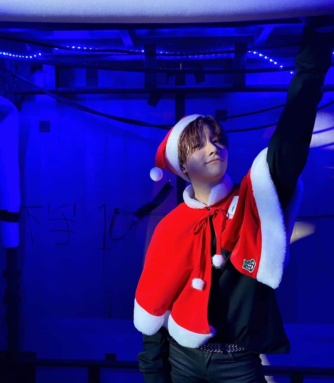 JAY（キム・ジンファン）さんのインスタグラム写真 - (JAY（キム・ジンファン）Instagram)「Merry Christmas to you all」12月25日 18時03分 - gnani_____