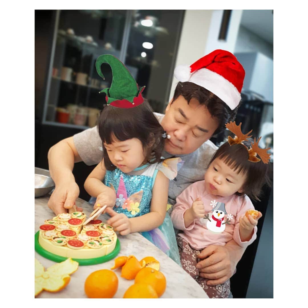 ソ・ユジンさんのインスタグラム写真 - (ソ・ユジンInstagram)「후식은 피자와 귤~ 🍕🍕🍊🍊 이렇게 한바탕 크리스마스는 끝나가고 ...♡」12月25日 18時25分 - yujin_so