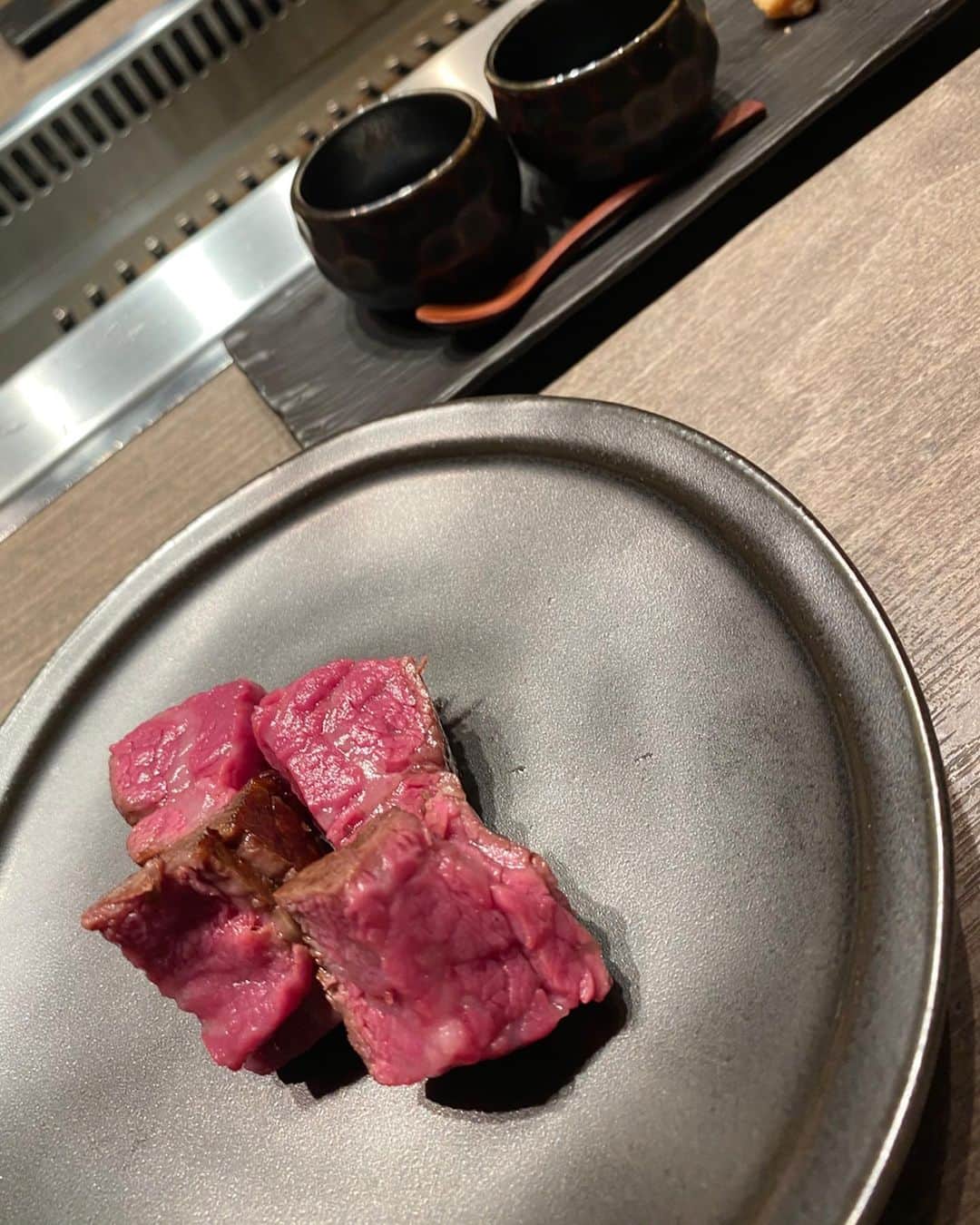 ririさんのインスタグラム写真 - (ririInstagram)「🎄🎅🎄🎅🎄 Merry Christmas⭐️🌙 dinnerはうしごろSで お肉たくさんいただきました💕 #シャトーブリアン　❤️🤤 全て美味しかったです✨🤶⭐️ ごちそうさまでした✨🥳✌️✨ #love #happy #dinner #うしごろs  #銀座 #焼肉 #肉」12月25日 18時27分 - riri.ribon