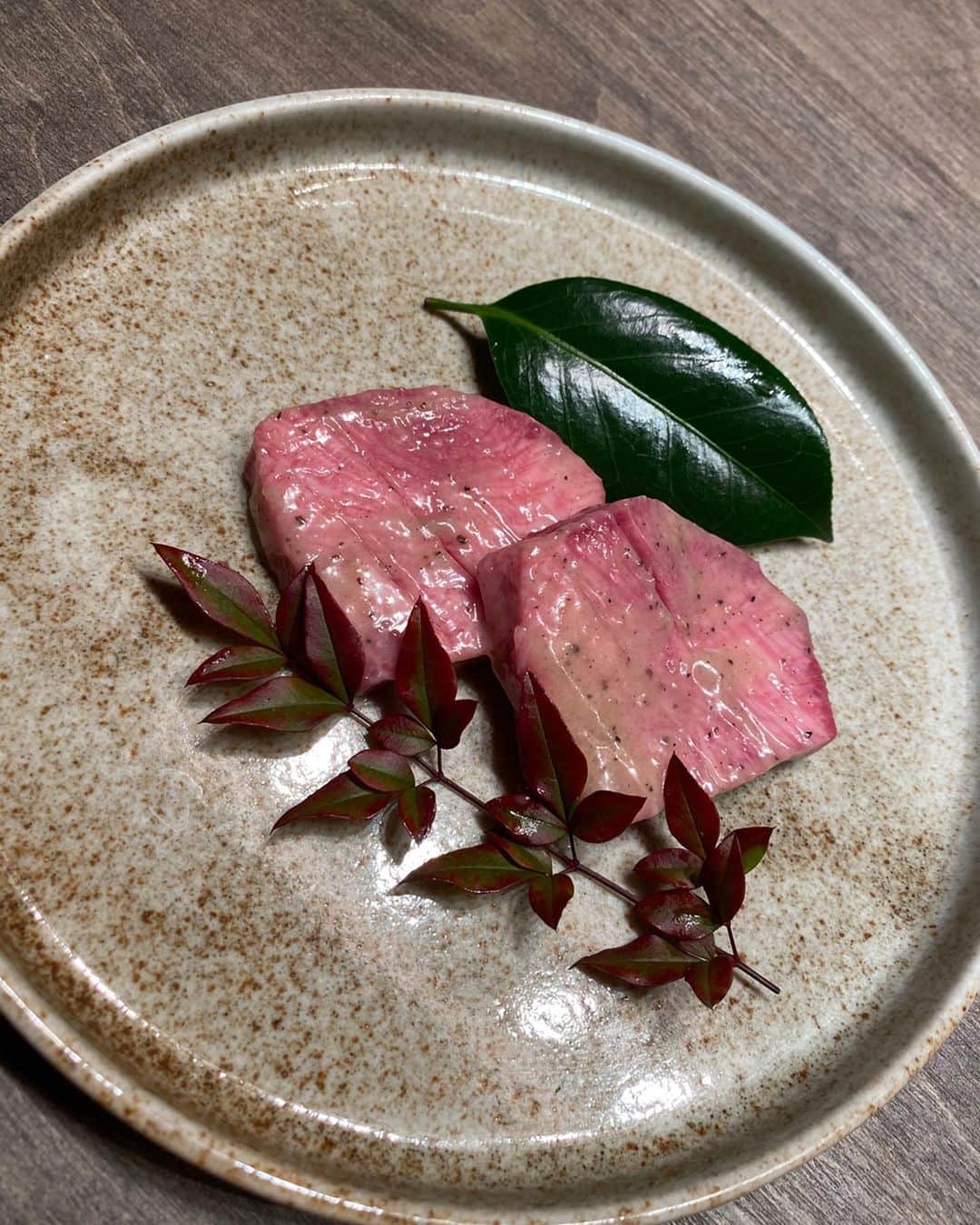 ririさんのインスタグラム写真 - (ririInstagram)「🎄🎅🎄🎅🎄 Merry Christmas⭐️🌙 dinnerはうしごろSで お肉たくさんいただきました💕 #シャトーブリアン　❤️🤤 全て美味しかったです✨🤶⭐️ ごちそうさまでした✨🥳✌️✨ #love #happy #dinner #うしごろs  #銀座 #焼肉 #肉」12月25日 18時27分 - riri.ribon