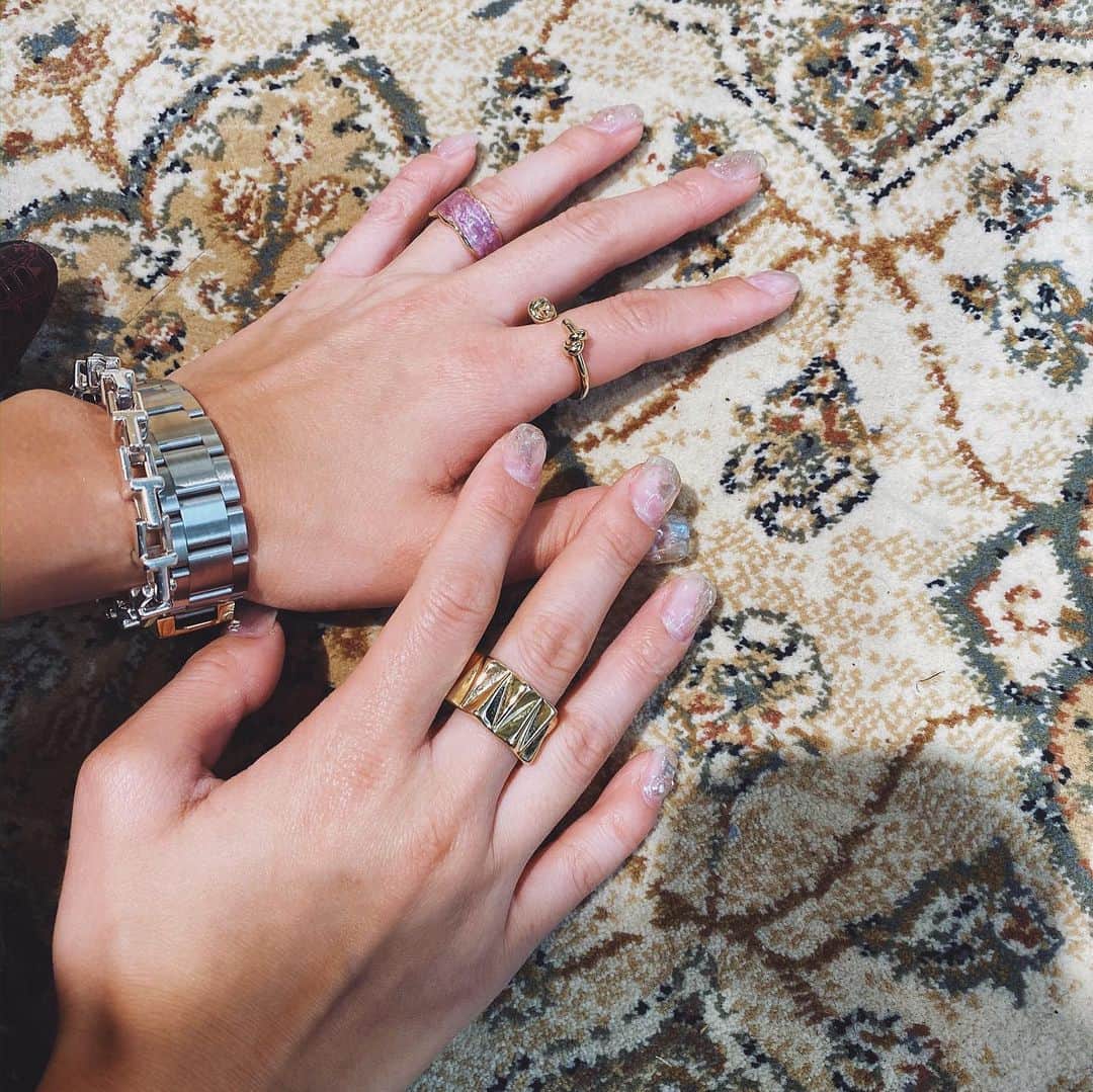 のインスタグラム：「simple💅 クリア×シルバー 年内最後の　@jillandlovers 💕今年もありがとうございました！！ #nails #nail #jillandlovers #naildesign #nailstagram」