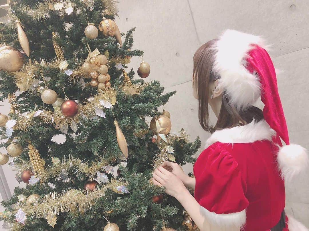 仲村和泉のインスタグラム：「いい子にしてたのにサンタさん来なかったな〜。。。 . #メリークリスマス #merrychristmas」