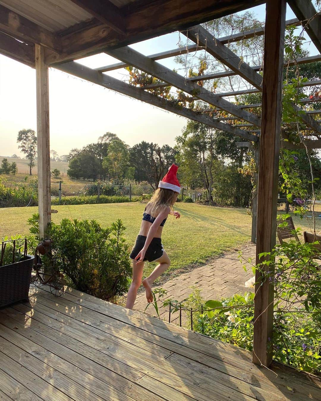 ナオミ・ワッツさんのインスタグラム写真 - (ナオミ・ワッツInstagram)「Lovely Aussie Christmas with the family. All about our lovely Nanna. Such a great day except for the snakes!!💕🎄🇦🇺 hope you had a good one. Sending wishes 😘」12月25日 18時43分 - naomiwatts