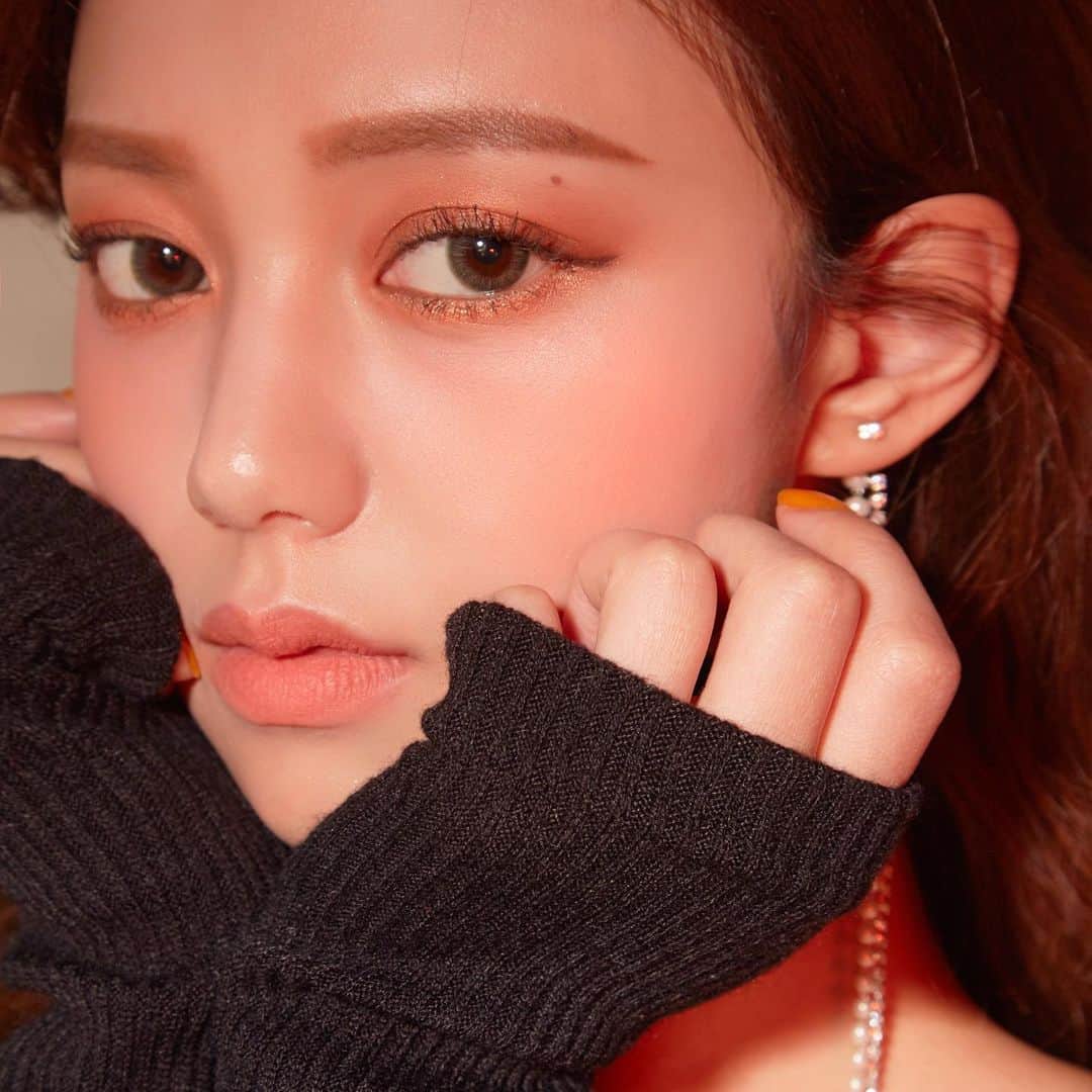 Chuuのインスタグラム：「Are you having a good Christmas?🎄✨」