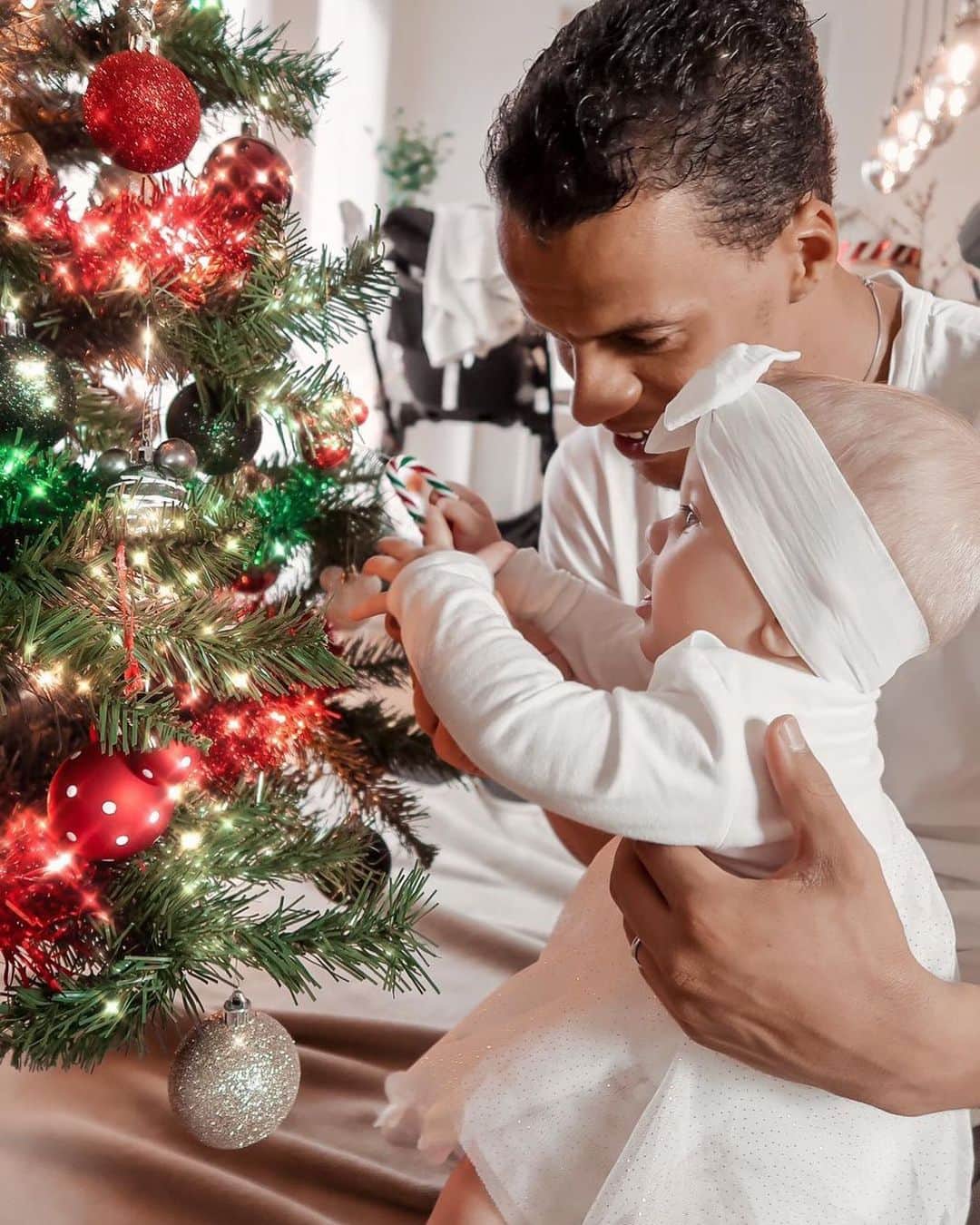 ティモシー・チャンドラーのインスタグラム：「🎄Merry X-Mas🎄」