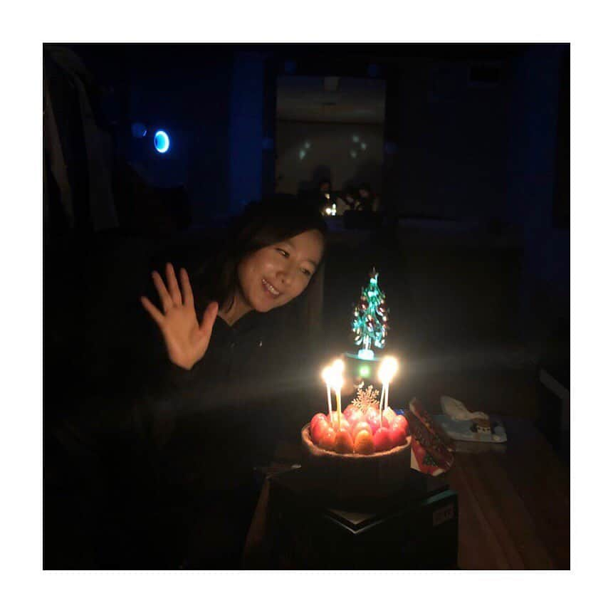 キム・ヒエさんのインスタグラム写真 - (キム・ヒエInstagram)「Merry Christmas~❤️ _ #모두 #행복하길 #바라며  #KIMHEEAE #김희애 @yg_stage」12月25日 19時00分 - heeae_official