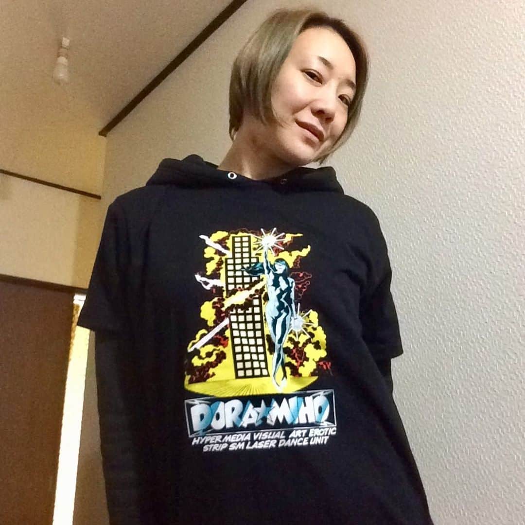 若林美保さんのインスタグラム写真 - (若林美保Instagram)「ドラ☆美保Tシャツ大きいサイズ出来あがりました。 購入希望の方は私の出演先で来れる場所とサイズを連絡下さいませ。 欲しいですという報告のみは連絡いりません。 よろしくお願いします^ ^  #ドラ美保 #doramiho」12月25日 19時02分 - waka_miho