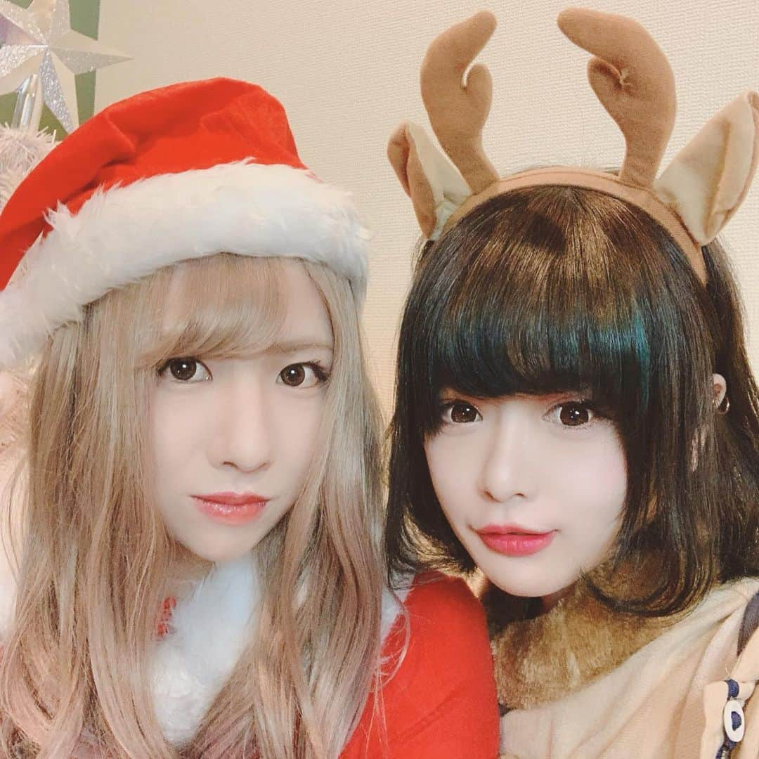 大森砂奈さんのインスタグラム写真 - (大森砂奈Instagram)「MerryXmas2019🎄✨ 今年は女子会しました😂😂😂 イブライブも参加してくれた方 ありがとうございました🧡 . 今年は色んな変化の年でした✨ まあ初詣の動画でも自分でそう言ったから そうなるように動いた結果かと😂 やはり有言実行ですねん👍✨ . みんなも令和元年、良い年になりましたか？🧡 . #さなっち#マルチクリエイター #栃木県YouTuber#クリスマス#クリスマス2019🎄」12月25日 19時30分 - sana00mori