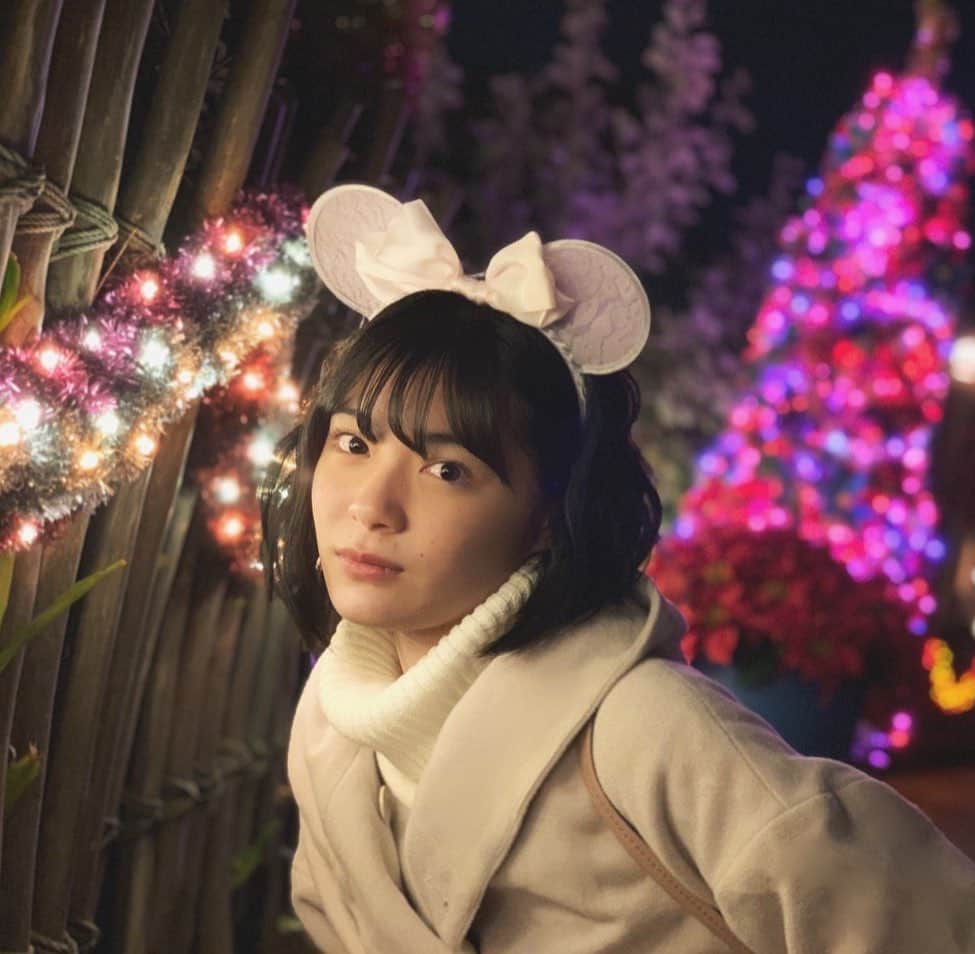吉田美月喜さんのインスタグラム写真 - (吉田美月喜Instagram)「MerryX'mas🎄 Disney Christmasに行った時のです📸  #皆さん良いクリスマスを🎁 #久しぶりの友達と #イルミネーションが素敵✨ #でも凄く寒かった… #🥶」12月25日 19時50分 - mizukiyoshida_official