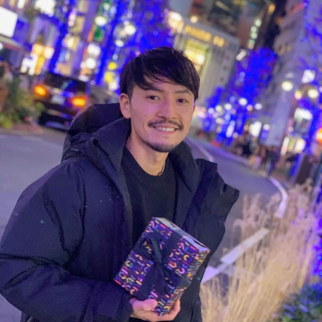 小柳津林太郎のインスタグラム：「メリークリスマス🎁 Merry Christmas too you all🎄  皆さんはどんなクリスマスをお過ごしですか？  #クリスマス #メリークリスマス #christmas #merrychristmas」