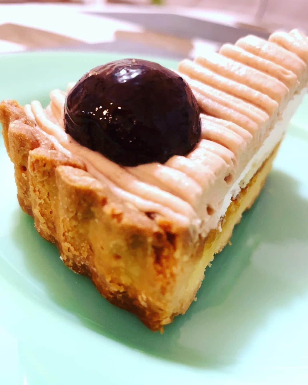 鶴久政治のインスタグラム：「ケーキはモンブラン」