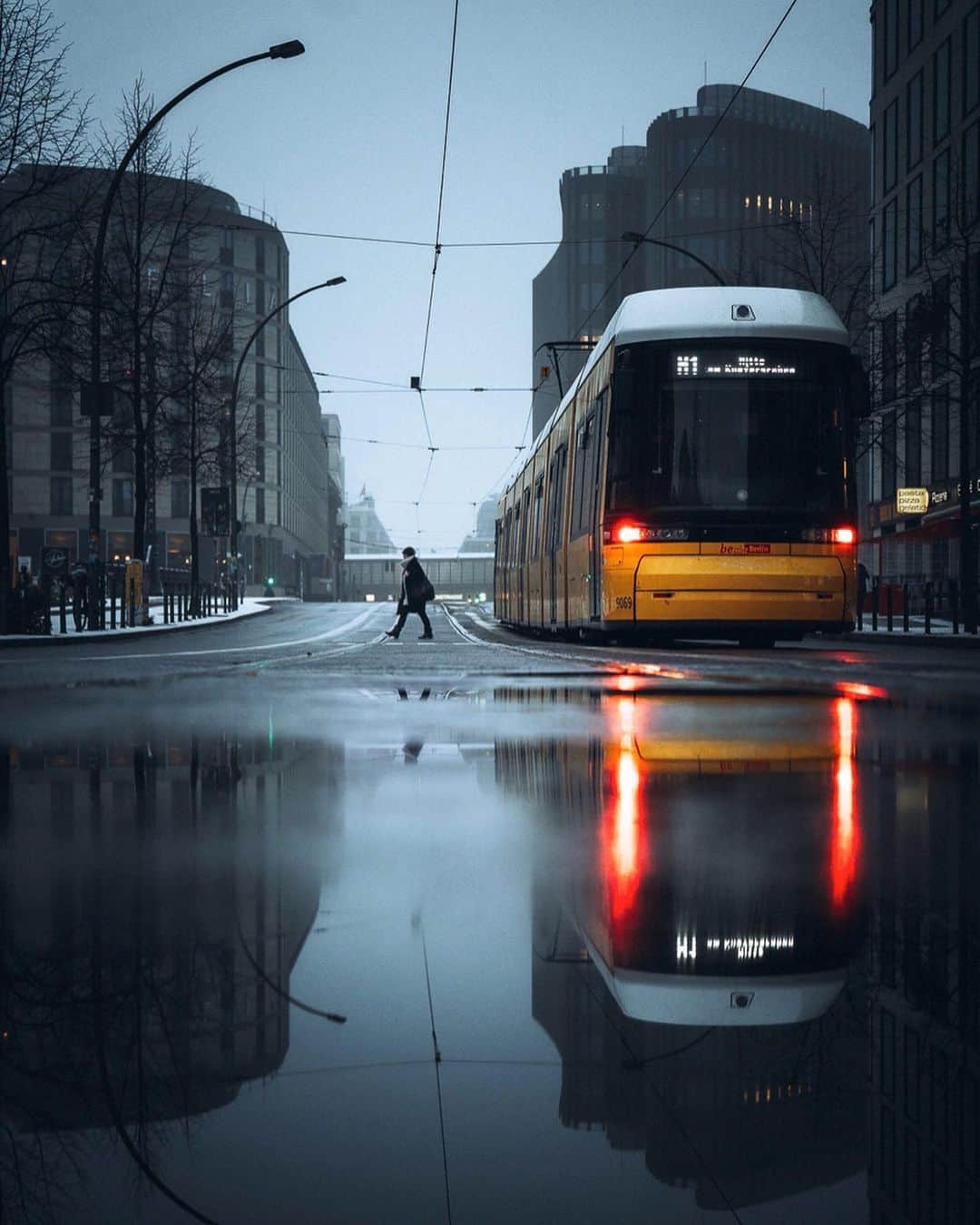 Thomas Kakarekoのインスタグラム：「a year in review  as 2019 is slowly coming to an end, I’m sharing some of my favorite Berlin pictures from this year in no particular order. let me know which one you liked best, from 1 to 5.  #berlin」