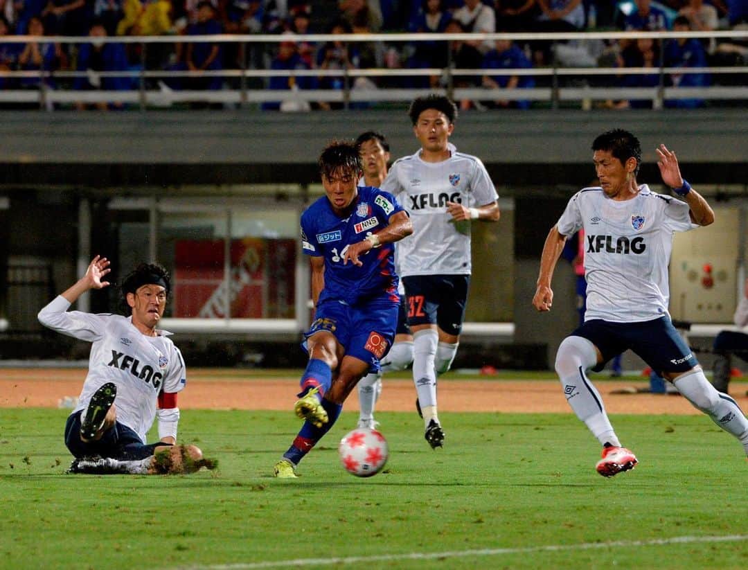 森晃太のインスタグラム：「リリースに出た通りレノファ山口FCに完全移籍する事になりました。 高校卒業してからの4年間、怪我など大変な時期も多かったですが甲府のファン、サポーターの皆さんには感謝してます。ありがとうございました！  そしてレノファ山口のファン、サポーターの皆さん！自分の力を最大限に発揮できるように頑張るので熱い応援をよろしくお願いします！💪」