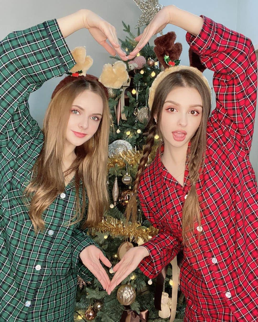 Elina 엘리나 (エリナ) さんのインスタグラム写真 - (Elina 엘리나 (エリナ) Instagram)「Merry Christmas🤩🎄 at Sasha's house, good time❤️ 여러분 메리 크리스마스에요 ! 항상 건강하게ㅎㅎ」12月25日 20時16分 - elina_4_22