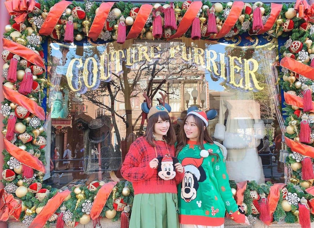 浅井麻里さんのインスタグラム写真 - (浅井麻里Instagram)「🦌🎅﻿ ﻿ メリクリー✨✨🎄﻿ ﻿ お仕事終わって﻿ これからクリスマスパーティー❤️🎂﻿ クリスマスケーキ食べるの楽しみ❤️😋﻿ ﻿ 昨日のイブは、ディズニーシーの﻿ イッツクリスマスタイム(クリスマスのショー)の﻿ 抽選が当たって観れたり、﻿ 大好きなビッグバンドビート(ショー)も観られて﻿ とっても幸せだった💕🎁﻿ ﻿ ﻿ 渋谷通ったけど人たくさん過ぎ…！﻿ でもクリスマスツリーやイルミネーションが﻿ 今日で街から消えちゃうのは﻿ ちょっとさみしいなぁ✨🎄🥺﻿ ﻿ ﻿ #ディズニーシー#クリスマス#クリスマスコーデ#ディズニークリスマス#ディズニー#トナカイコーデ#メリクリ#サンタコーデ#disneysea#Christmasdisney」12月25日 20時13分 - mari_asai_625