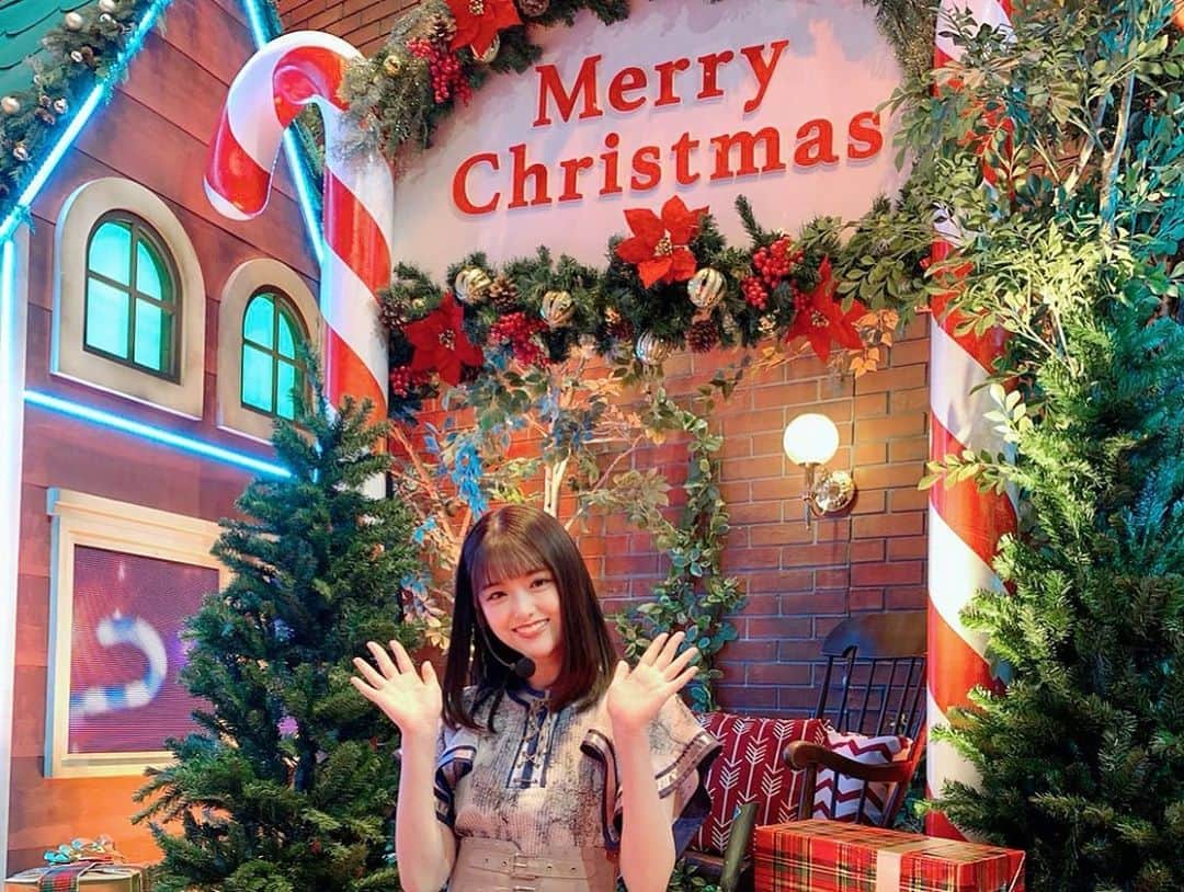 松村沙友理さんのインスタグラム写真 - (松村沙友理Instagram)「メリークリスマス🎄  素敵なクリスマスをお過ごしください🤶🏻 #MerryXmas #サンタさん #風邪ひかないでね」12月25日 20時22分 - matsumura_sayuri_official