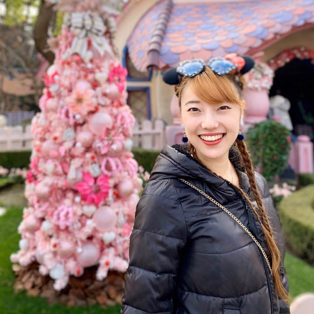 愛水せれ奈さんのインスタグラム写真 - (愛水せれ奈Instagram)「今年の#クリスマスディズニー 🎄は#ランド にしました😄✨ 来年は#シー に決まりですっ❣️笑 #ラプンツェル の#ポップコーンバケット やっぱり買っちゃいました🤣🤣🤣 今は#非常灯 として#活躍中 ✨笑笑 . . #ミートミッキー  #ミートミッキーの家  #美女と野獣城  #建設中 #くまのプーさん  #プルート」12月25日 20時37分 - airi.aaari.aimi